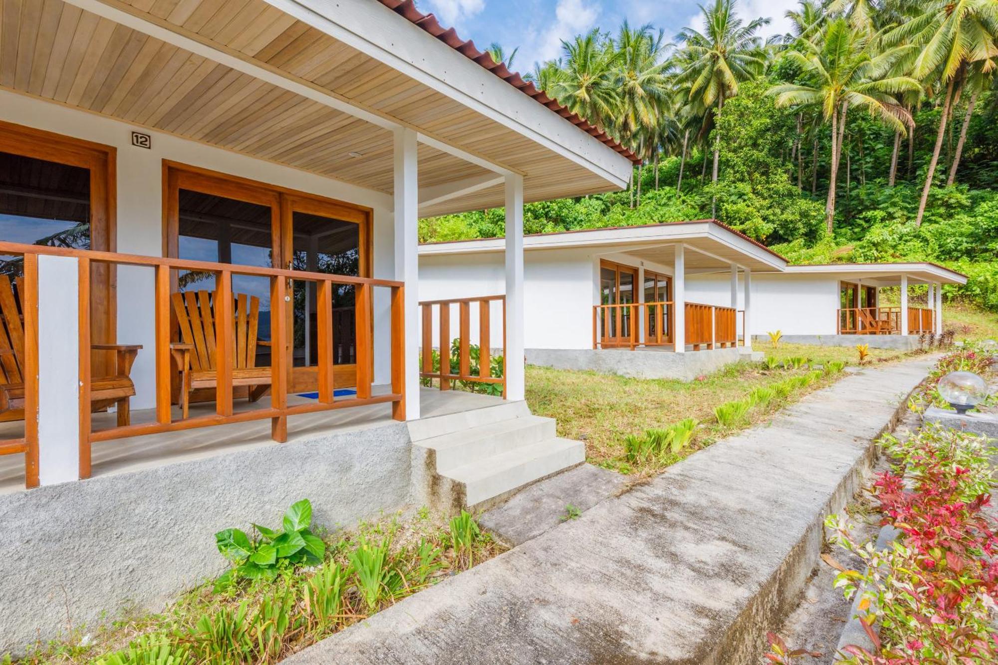 Thalassa Dive Resort Lembeh Airtembaga Exterior photo